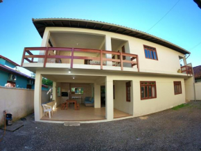 Casa duas quadras Praia da Ferrugem